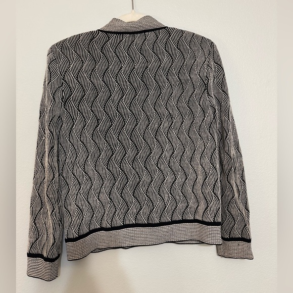 St John Collection Knit Full Zip Sweater in Black and Beige / Cream size 8 - Picture 6 of 9